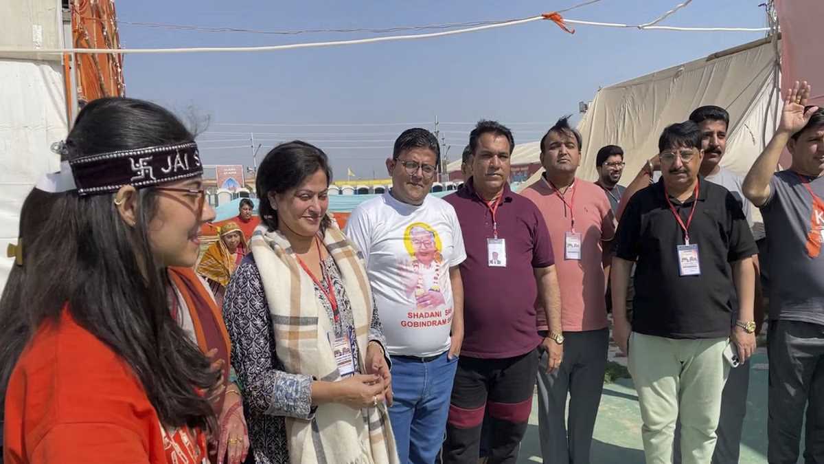 महाकुंभ की दिव्य-भव्य व्यवस्था देखकर अभिभूत हुए पाकिस्तान से आए श्रद्धालु